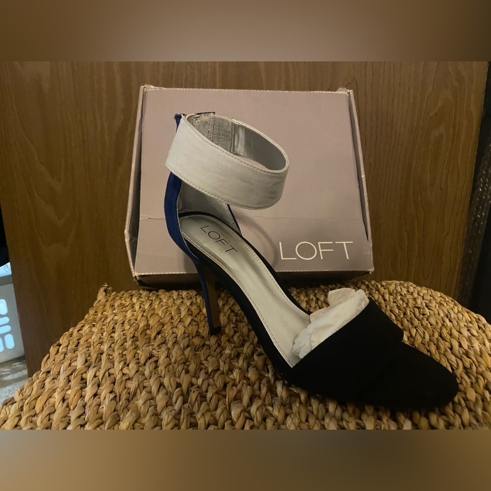 NEW, never worn-in original box